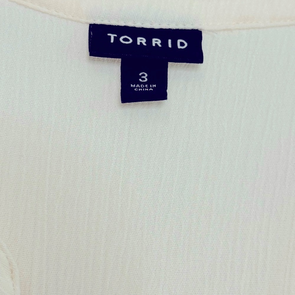 Torrid Crinkle Cream Fluttery Sleeves Blouse Size 3X - Picture 8 of 11